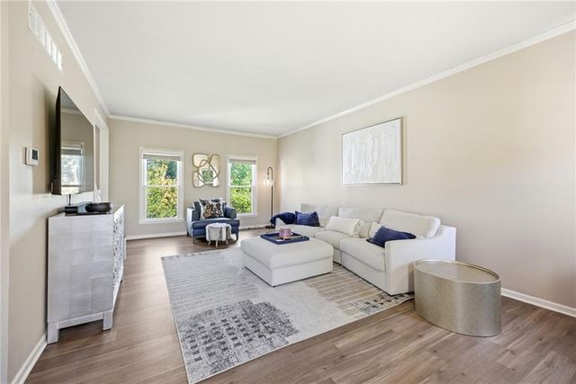 15013 W 77th Terrace, Lenexa, KS 66216