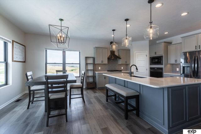 10002 S 191 Avenue, Gretna, NE 68136