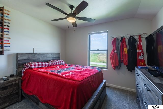 10002 S 191 Avenue, Gretna, NE 68136