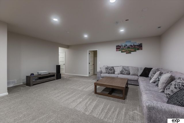 10002 S 191 Avenue, Gretna, NE 68136