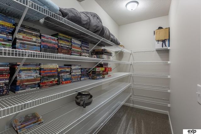 10002 S 191 Avenue, Gretna, NE 68136