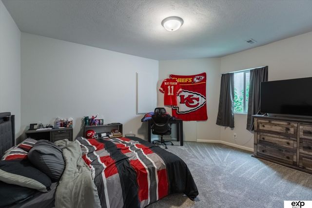 10002 S 191 Avenue, Gretna, NE 68136