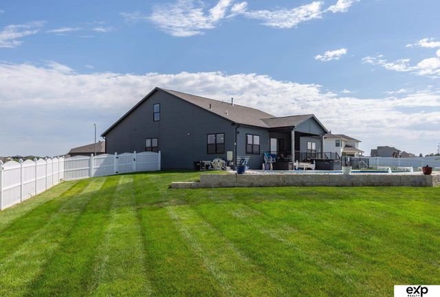 10002 S 191 Avenue, Gretna, NE 68136