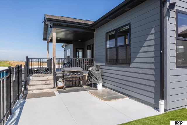 10002 S 191 Avenue, Gretna, NE 68136