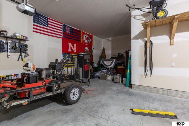 10002 S 191 Avenue, Gretna, NE 68136