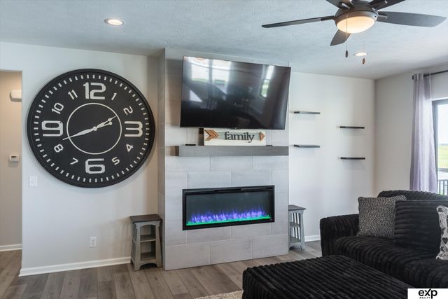 10002 S 191 Avenue, Gretna, NE 68136