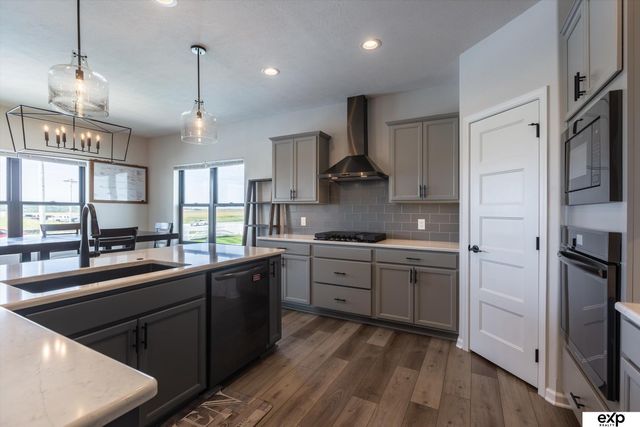 10002 S 191 Avenue, Gretna, NE 68136