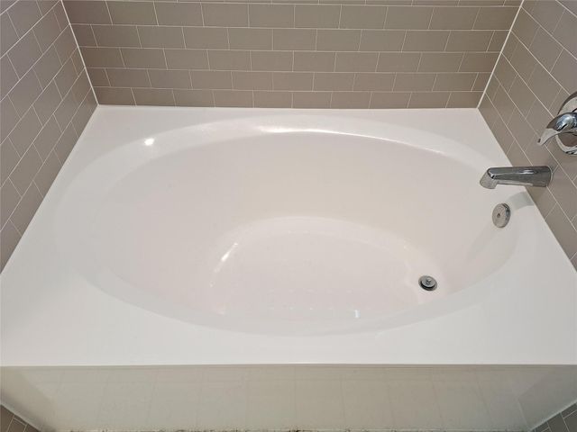 6413 Wagon Spring ST, Del Valle, TX 78617