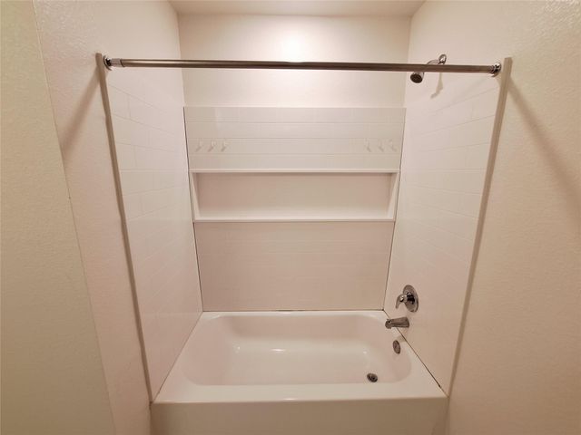 6413 Wagon Spring ST, Del Valle, TX 78617