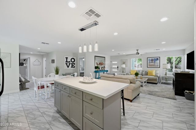2209 E WINDSOR Avenue, Phoenix, AZ 85006