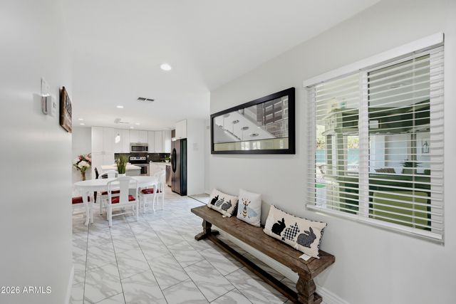 2209 E WINDSOR Avenue, Phoenix, AZ 85006