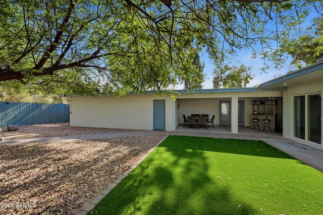 2209 E WINDSOR Avenue, Phoenix, AZ 85006