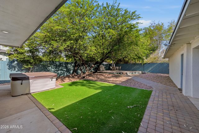2209 E WINDSOR Avenue, Phoenix, AZ 85006