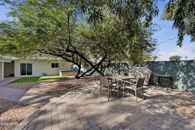 2209 E WINDSOR Avenue, Phoenix, AZ 85006