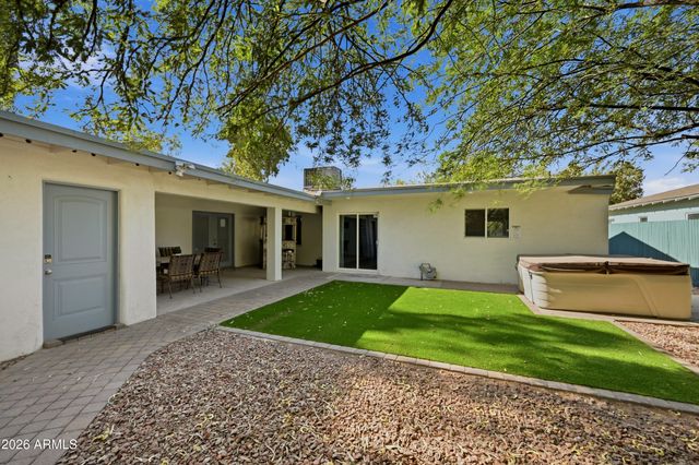 2209 E WINDSOR Avenue, Phoenix, AZ 85006