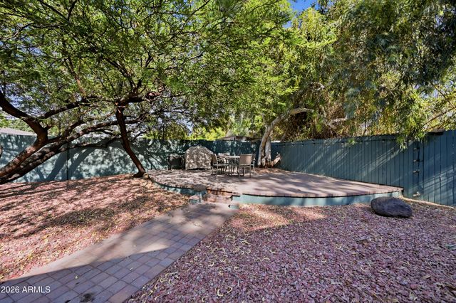 2209 E WINDSOR Avenue, Phoenix, AZ 85006