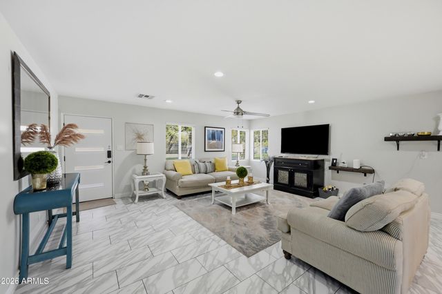 2209 E WINDSOR Avenue, Phoenix, AZ 85006