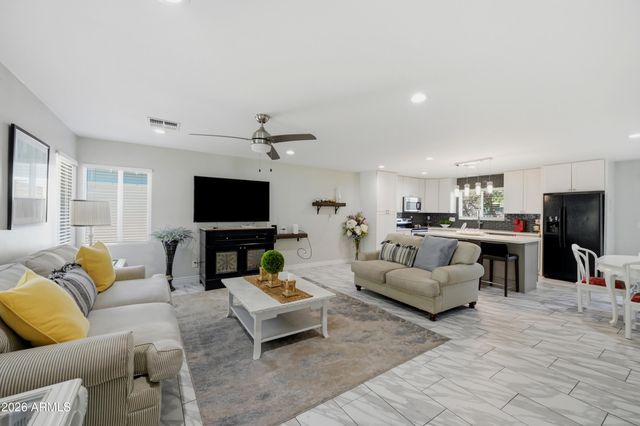 2209 E WINDSOR Avenue, Phoenix, AZ 85006