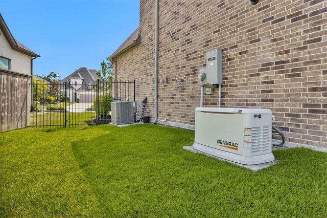 89 Madrone Terrace Place, The Woodlands, TX 77375
