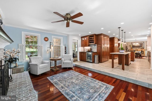 7362 CLIFTON RD, Clifton, VA 20124