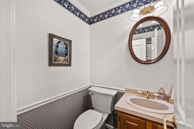 7362 CLIFTON RD, Clifton, VA 20124