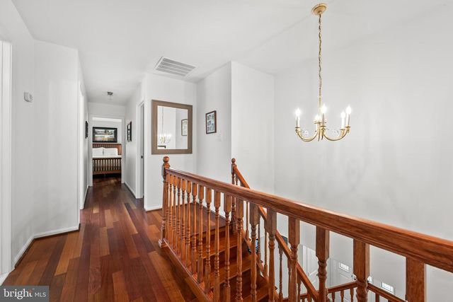 7362 CLIFTON RD, Clifton, VA 20124