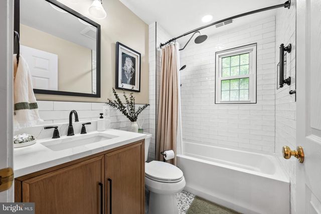 7362 CLIFTON RD, Clifton, VA 20124