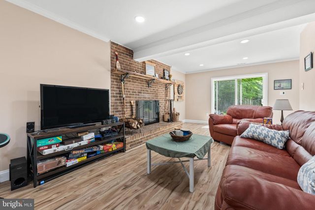 7362 CLIFTON RD, Clifton, VA 20124