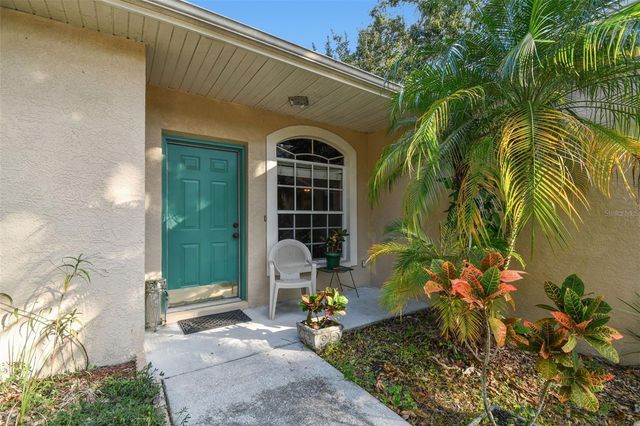 8127 N PACKWOOD AVENUE, Tampa, FL 33604