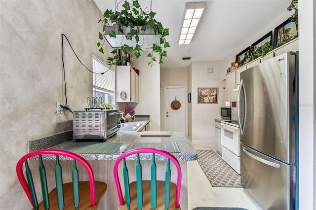 8127 N PACKWOOD AVENUE, Tampa, FL 33604