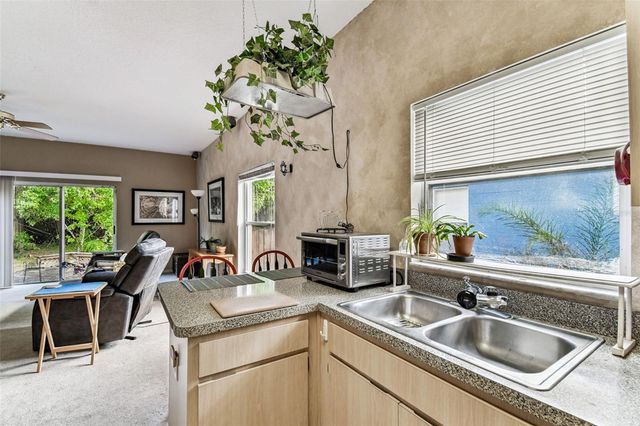 8127 N PACKWOOD AVENUE, Tampa, FL 33604