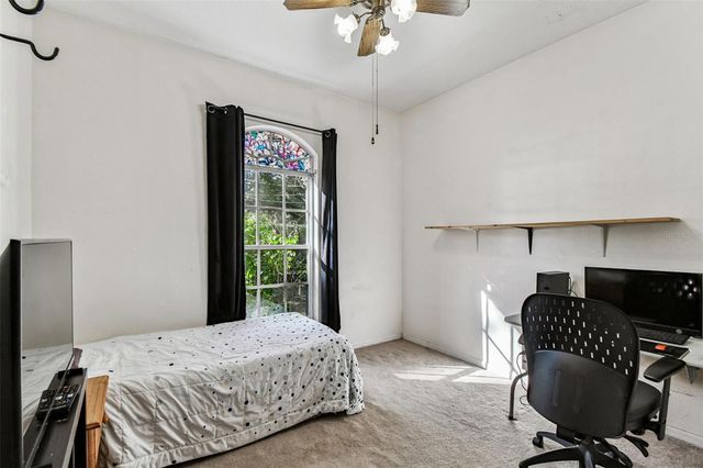 8127 N PACKWOOD AVENUE, Tampa, FL 33604