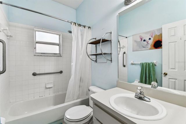 8127 N PACKWOOD AVENUE, Tampa, FL 33604