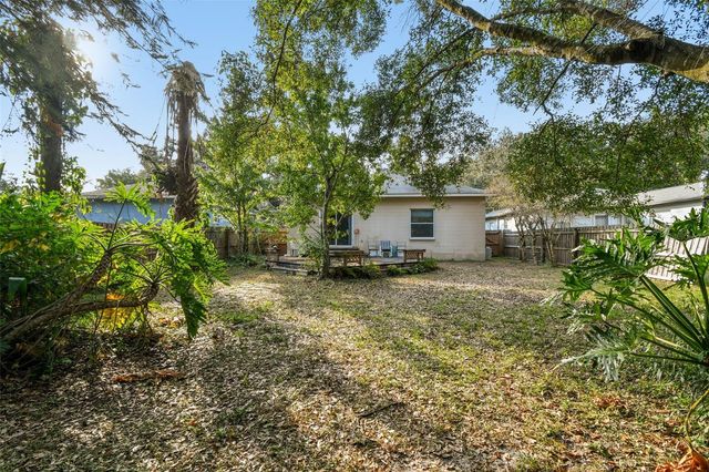 8127 N PACKWOOD AVENUE, Tampa, FL 33604