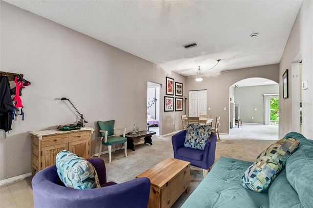 8127 N PACKWOOD AVENUE, Tampa, FL 33604