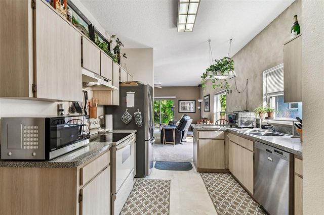 8127 N PACKWOOD AVENUE, Tampa, FL 33604