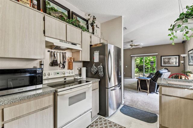 8127 N PACKWOOD AVENUE, Tampa, FL 33604