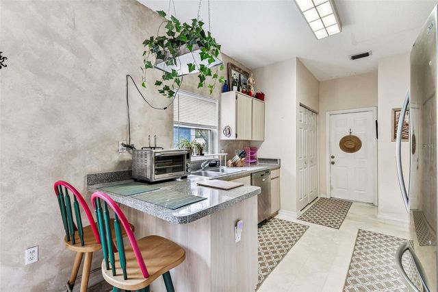 8127 N PACKWOOD AVENUE, Tampa, FL 33604