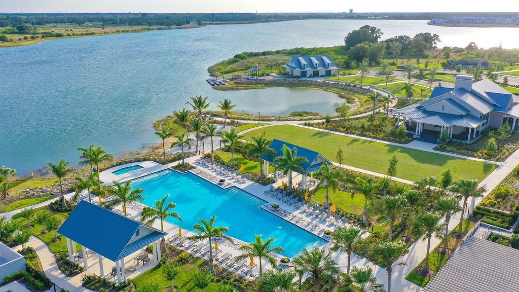 Image 27 of property listing at 8057 TIDAL POINTE WAY, Sarasota, FL 34240