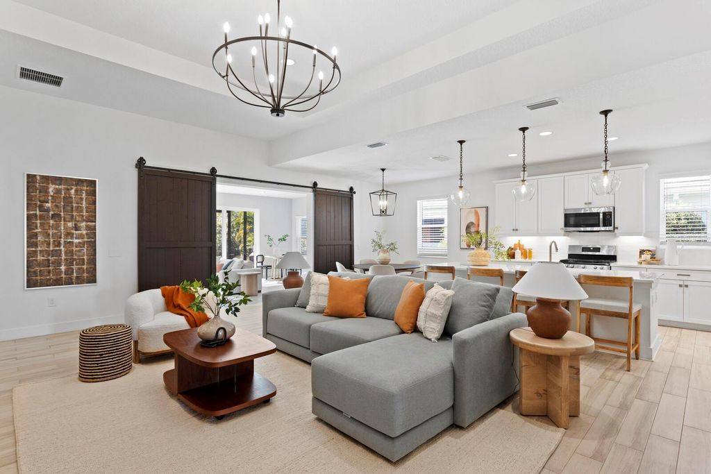 Image 5 of property listing at 8057 TIDAL POINTE WAY, Sarasota, FL 34240