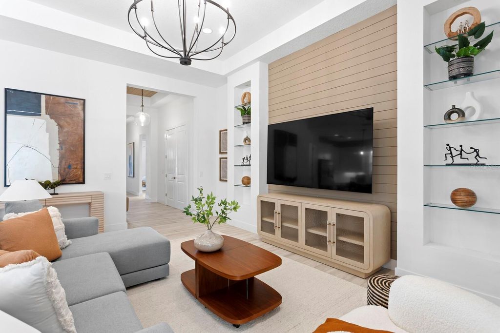 Image 6 of property listing at 8057 TIDAL POINTE WAY, Sarasota, FL 34240