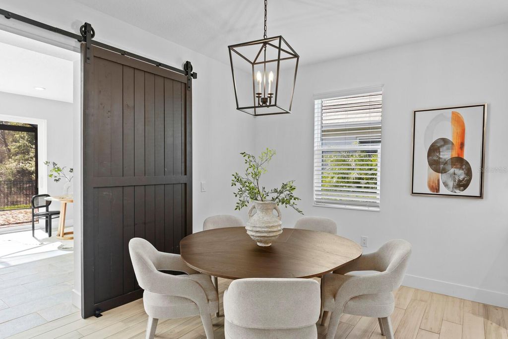 Image 8 of property listing at 8057 TIDAL POINTE WAY, Sarasota, FL 34240