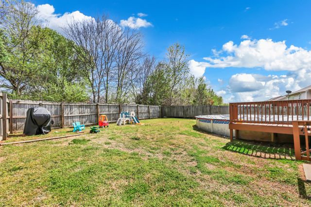 3439 Queensbury Rd, Clarksville, TN 37042