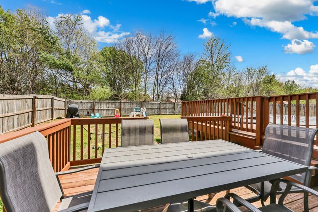 3439 Queensbury Rd, Clarksville, TN 37042