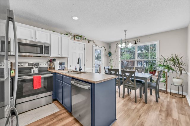 3439 Queensbury Rd, Clarksville, TN 37042