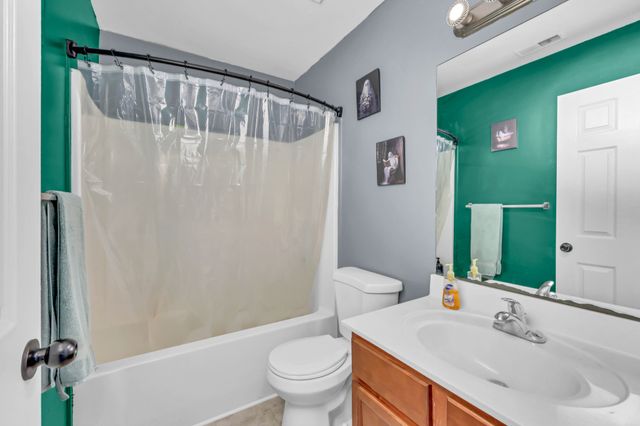 3439 Queensbury Rd, Clarksville, TN 37042