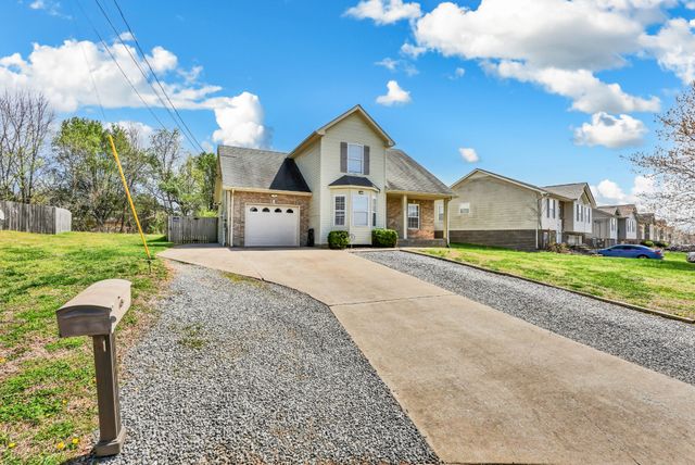 3439 Queensbury Rd, Clarksville, TN 37042