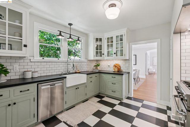 3101 Sheffield Ave, Oakland, CA 94602