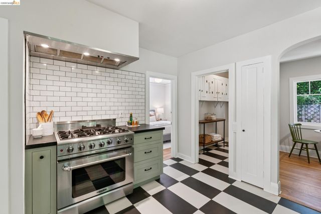 3101 Sheffield Ave, Oakland, CA 94602