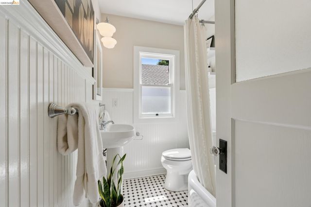 3101 Sheffield Ave, Oakland, CA 94602